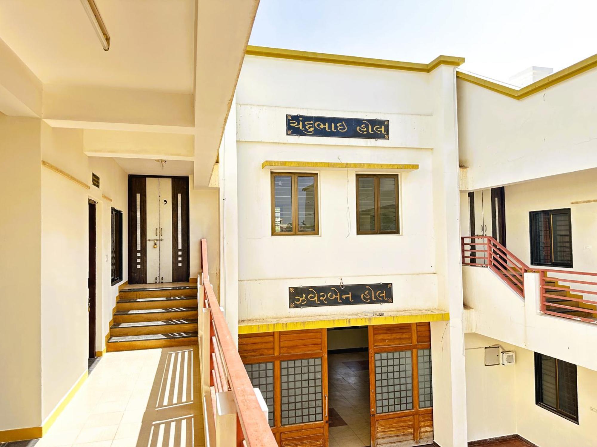 Hotel Ranjan Vadi Bhuj Esterno foto