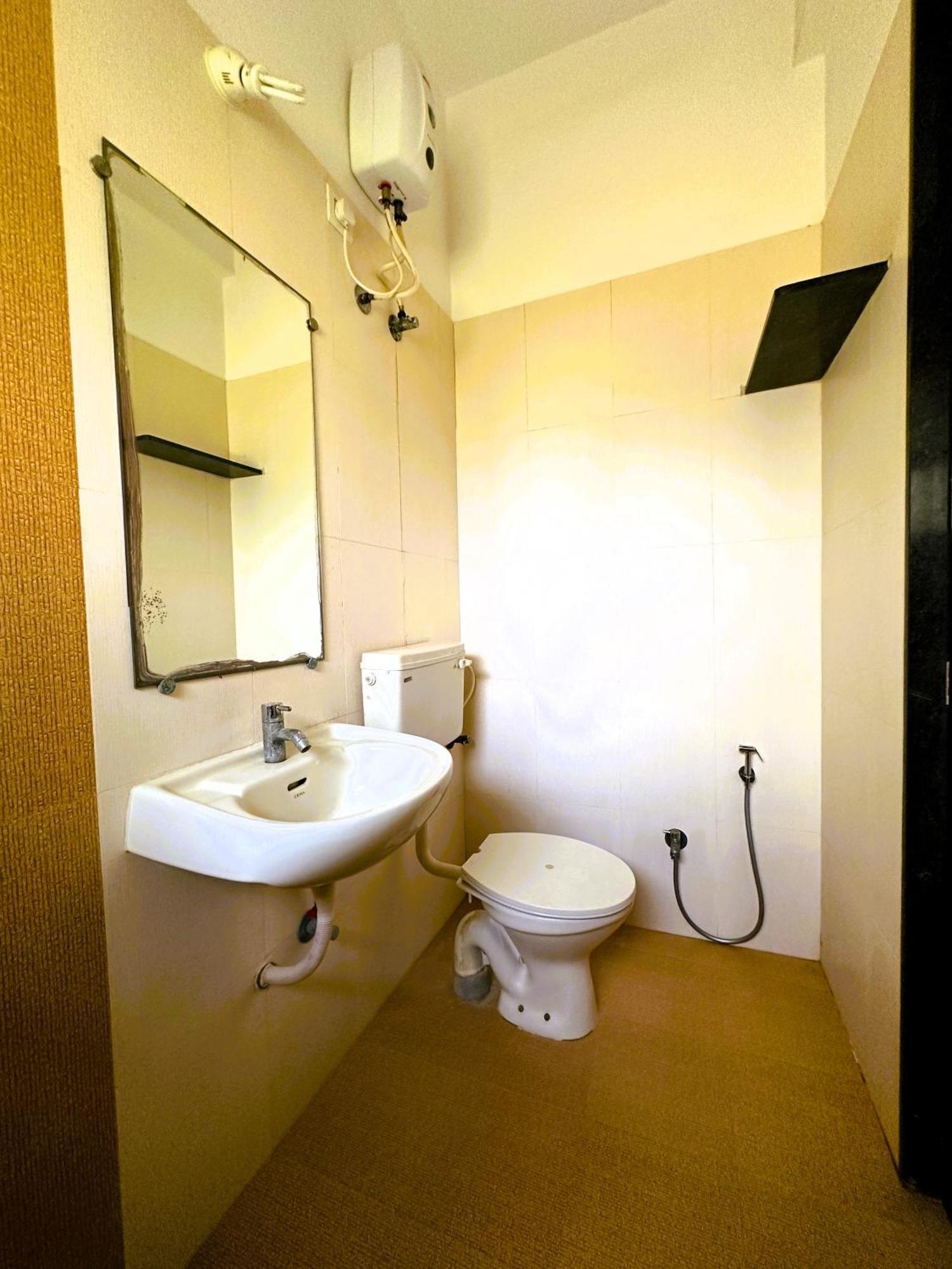 Hotel Ranjan Vadi Bhuj Esterno foto