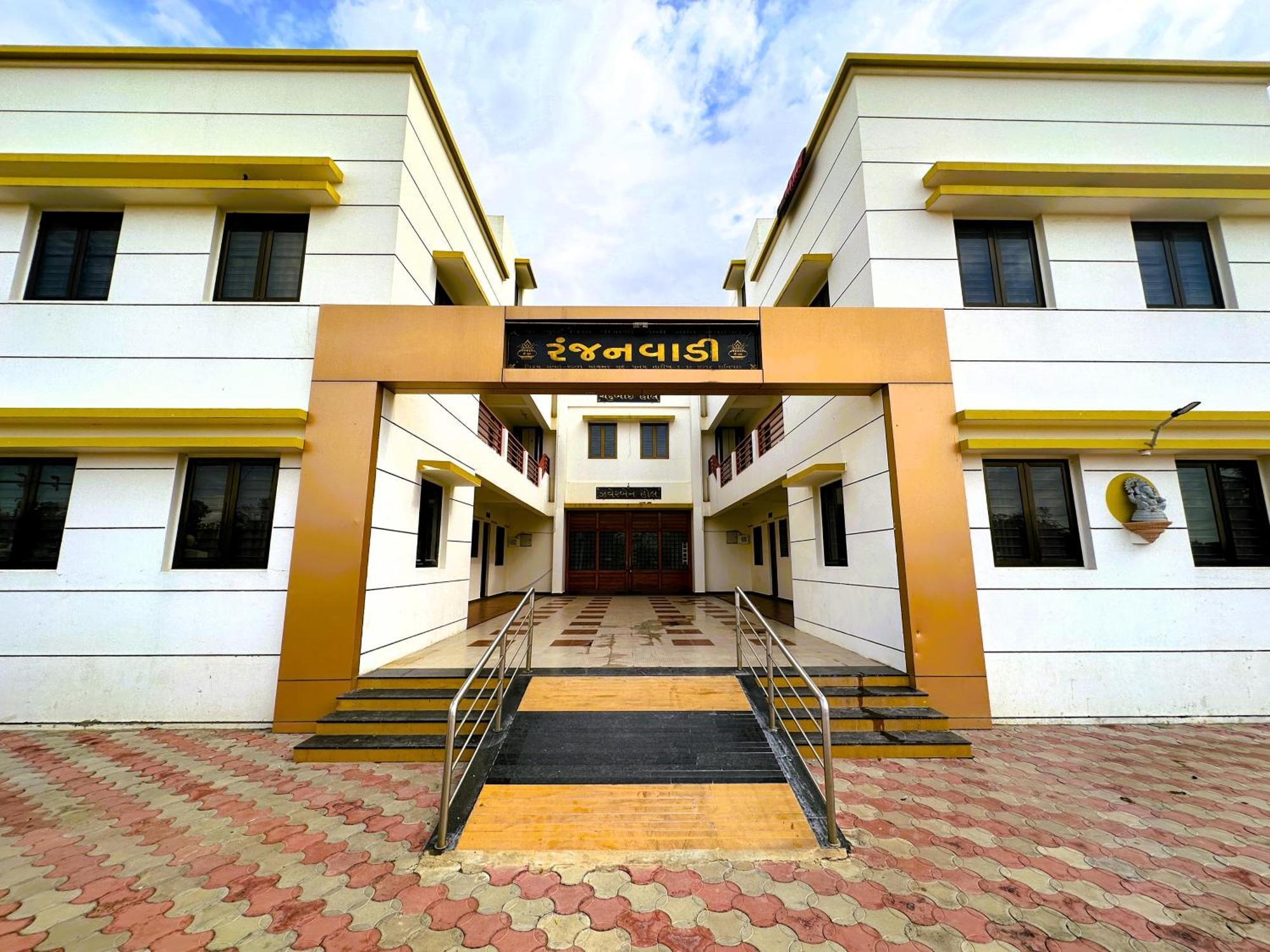 Hotel Ranjan Vadi Bhuj Esterno foto