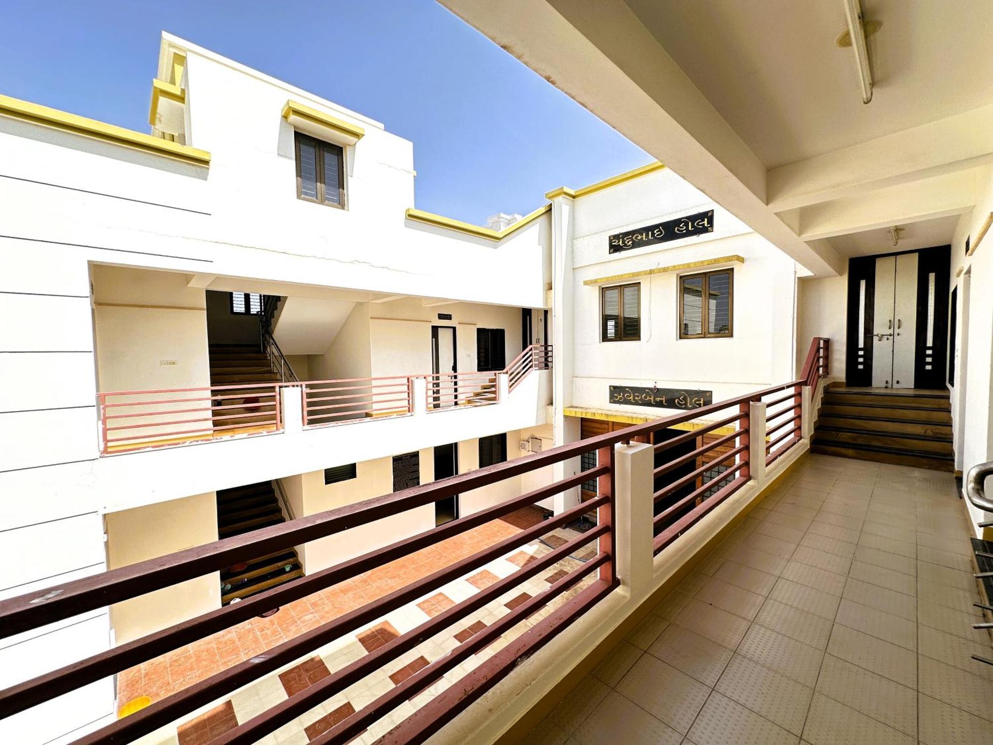 Hotel Ranjan Vadi Bhuj Esterno foto