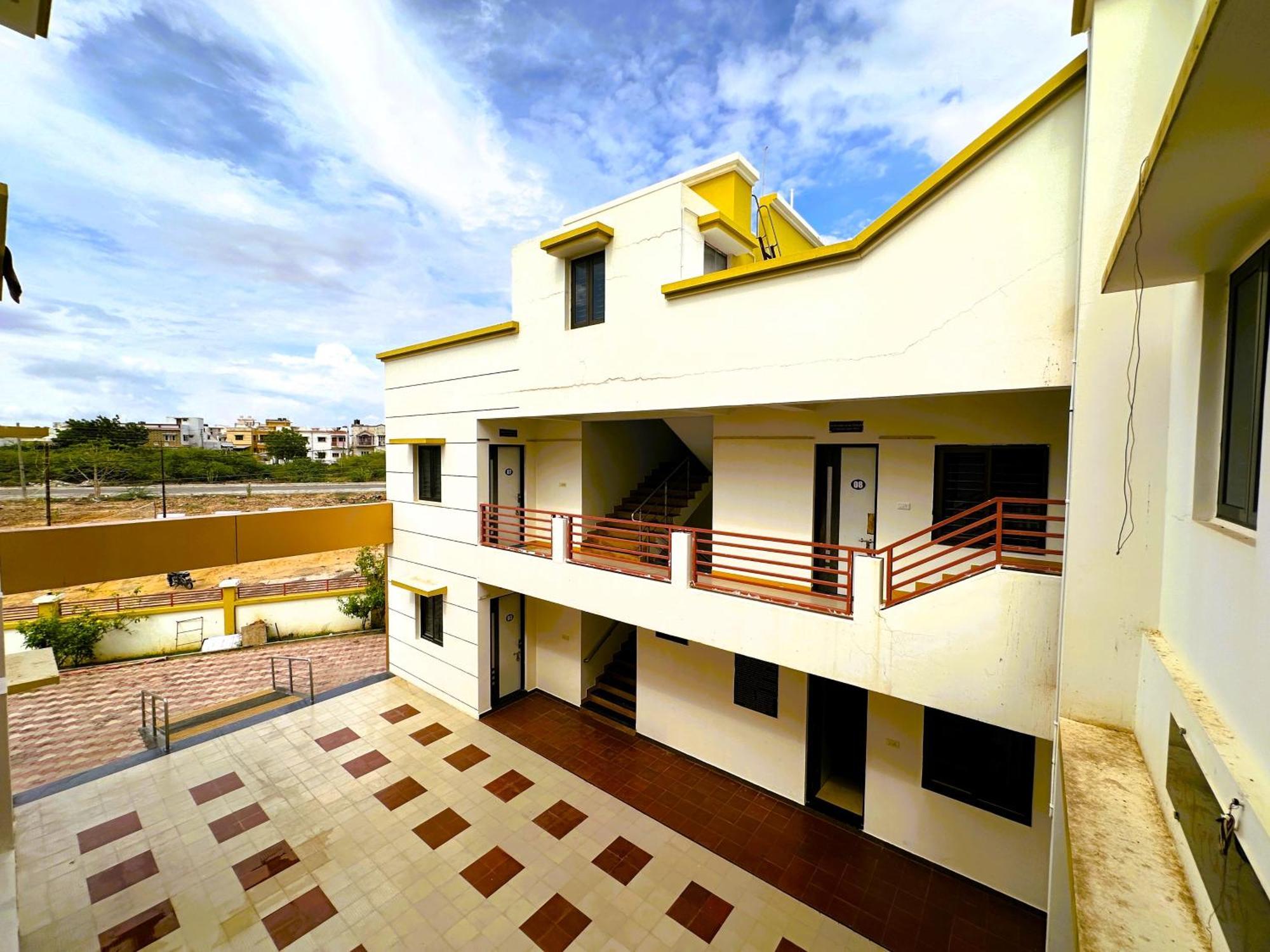 Hotel Ranjan Vadi Bhuj Esterno foto
