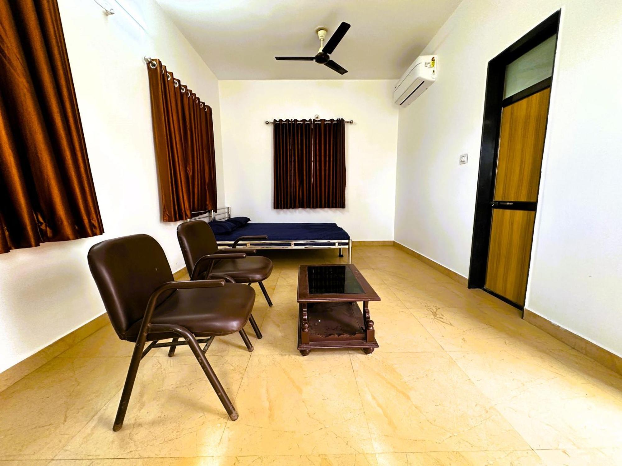 Hotel Ranjan Vadi Bhuj Esterno foto